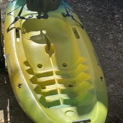 8 FEET PERCEPTION PESCADOR KAYAK 