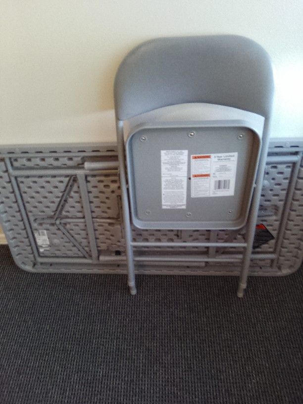 New Folding Table & Chair