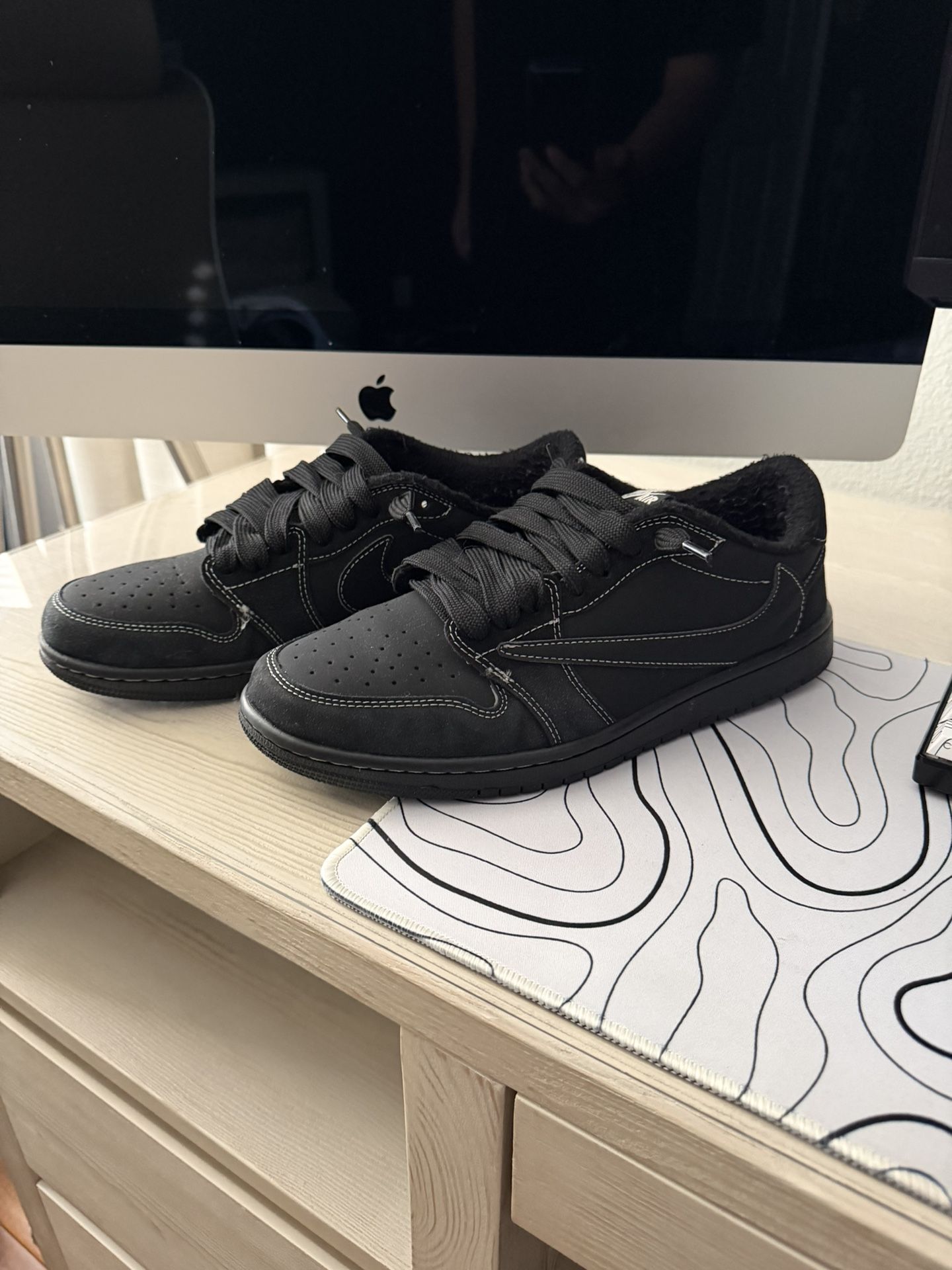 brand new travis scott jordan 1 comes with original laces