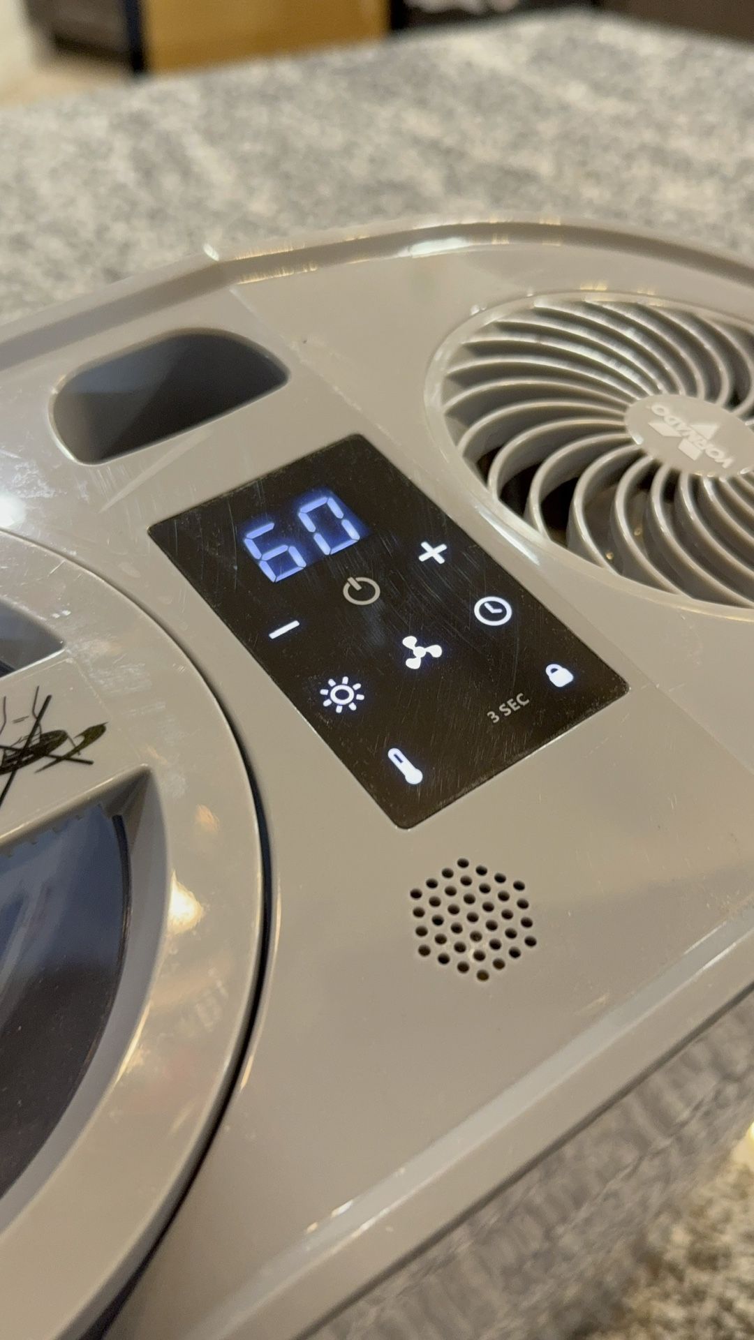 Vornado UH200 1.75 Gal. 900 SF Ultrasonic Humidifier