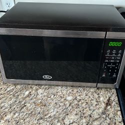 Oster Microwave 
