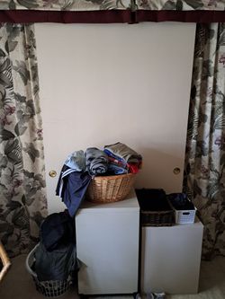 Sliding Closet Doors, 2ea 4'x8'