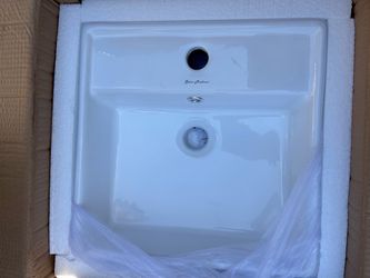 Swiss Madison White Ceramic Bathroom Sink
