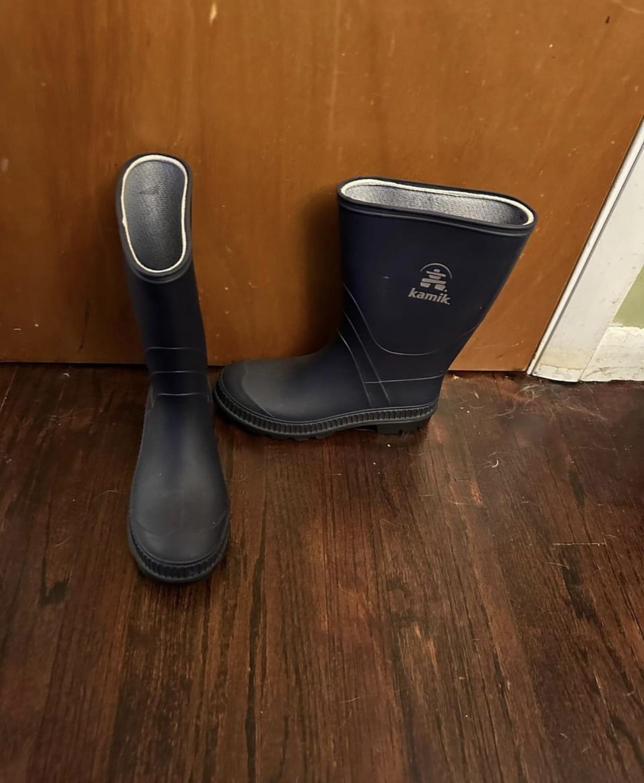 Boys Kamik Rain Boots Size 6