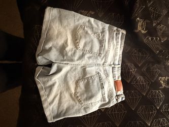 luvamia Women's Denim Shorts Size M Light Wash Distressed