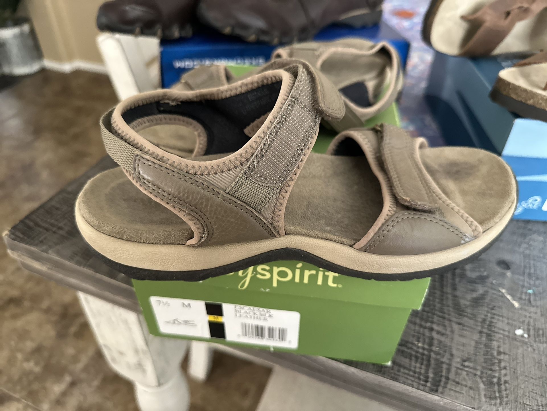 Easy Spirit Sandals for Sale in Peoria, AZ - OfferUp