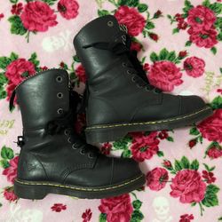 Dr. Martens Boots Steel Toe Size 7