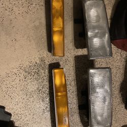Chevy S10 Blazer Headlights And Turn Signal Lights Good Condition 