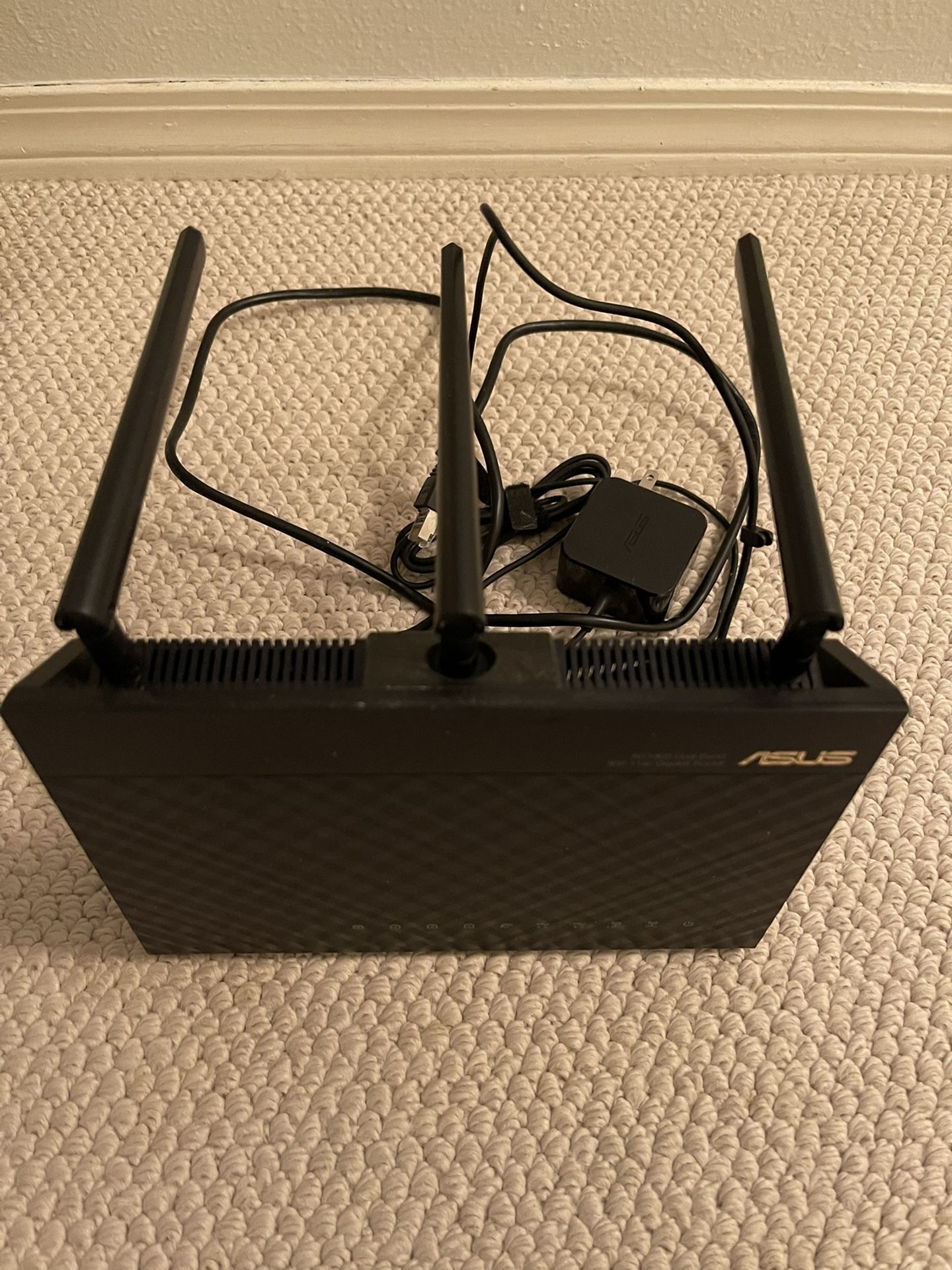 Black ASUS RT-AC1900 Dual Band WiFi Router