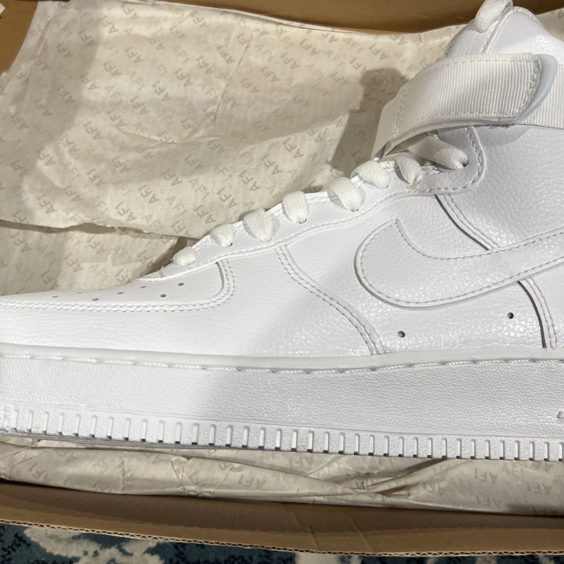 SIZE 10.5 AF1 HIGH  & Accessories