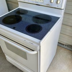 #53 Frigidaire Electric Stove. 3 Prong Power Cord