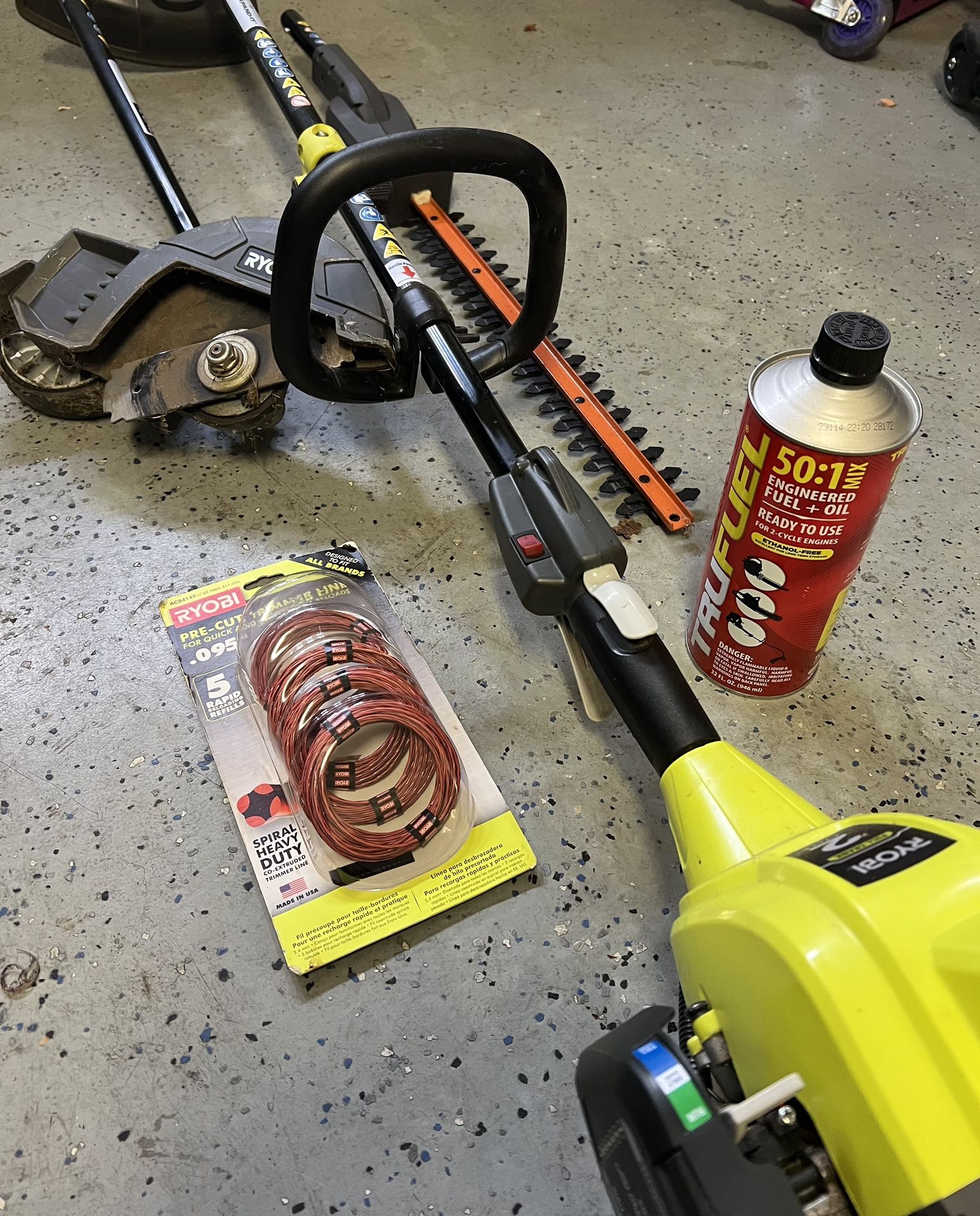 Ryobi Weedeater with Accessories