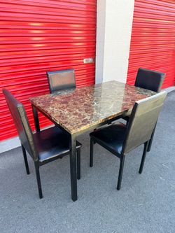Dining table set