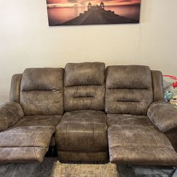 Couch Reclining