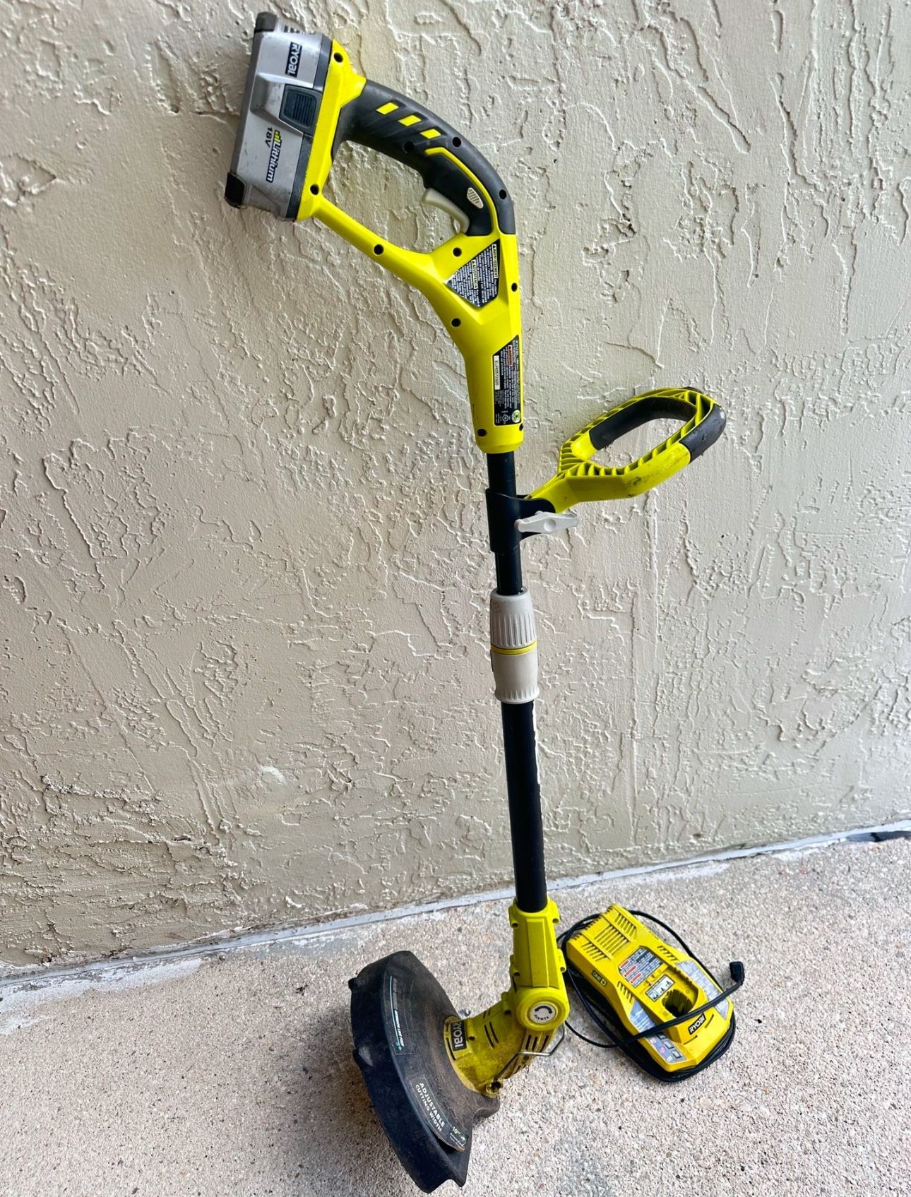 Electric Lawn Trimmer