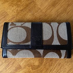Coach Wallet Almost New.  Holds Checkbook And Cards 