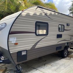 2016 Wolf Pup 16FQ Travel Trailer 