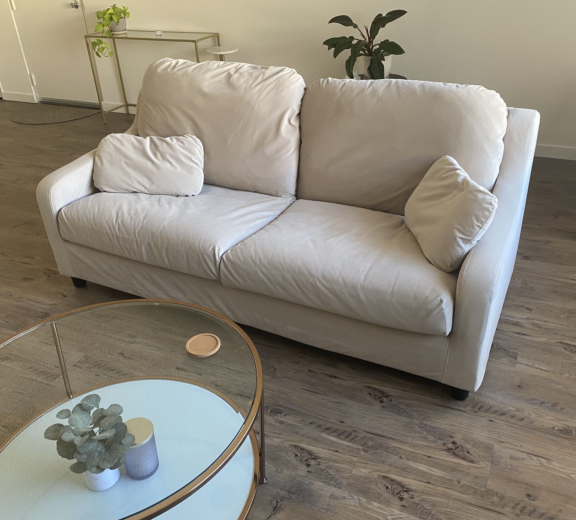 Ikea Couch - Vinliden