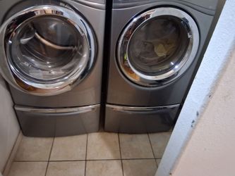 Whirlpool, duet. Washer and dryer.