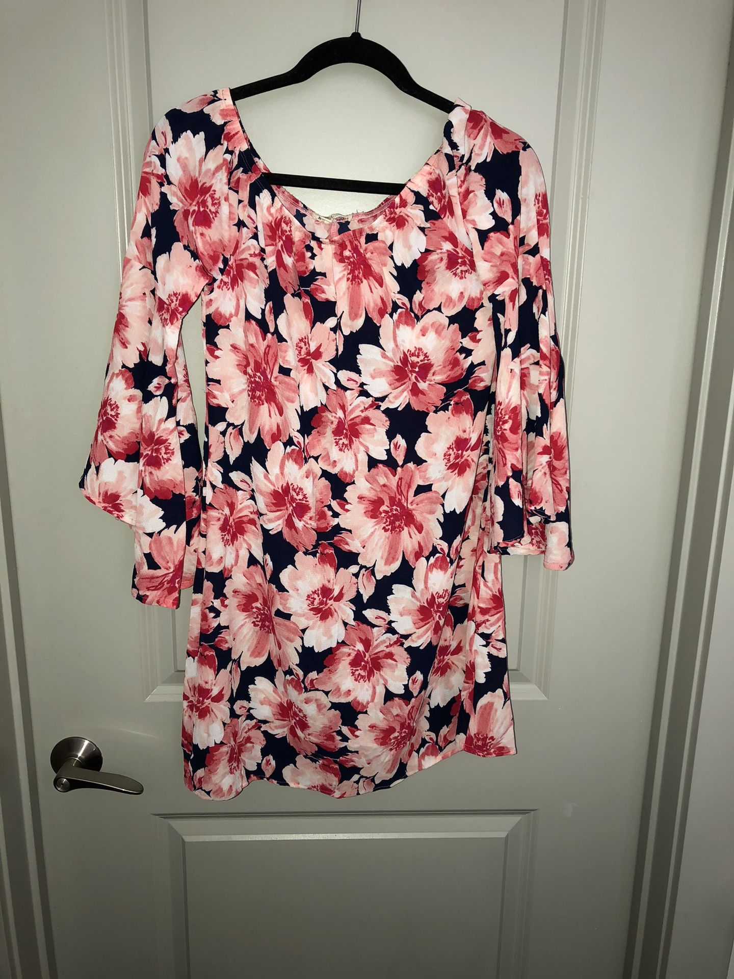 Floral Dress With Bell Sleeves Size Small
