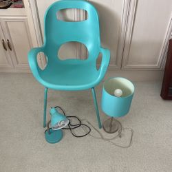 Chair And Two Matching Lamps. 
