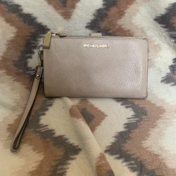 MICHAEL Michael Kors Adele Large Smartphone Wristlet wallet