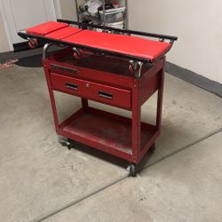 Caja De Servicios Y La Camilla 