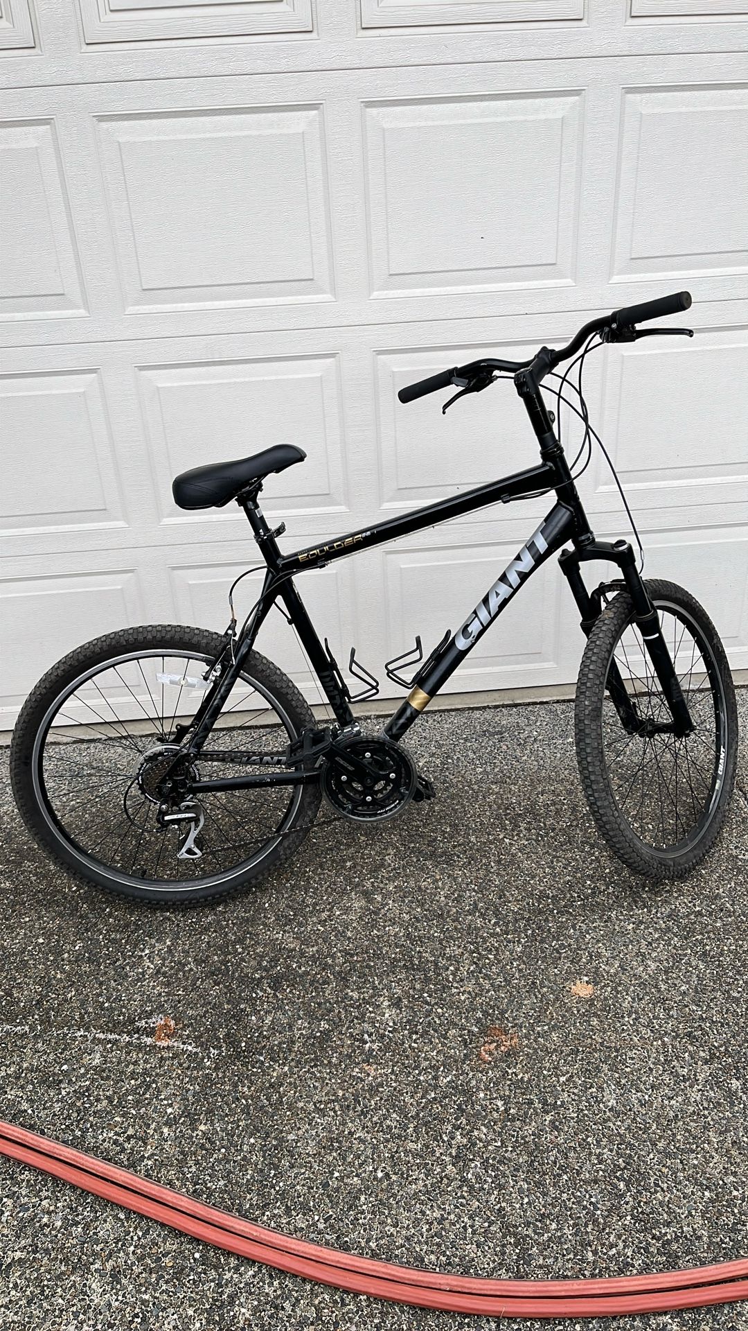 Giant Boulder SE Men’s Mtn Bike