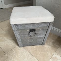 Ottoman With Storage 