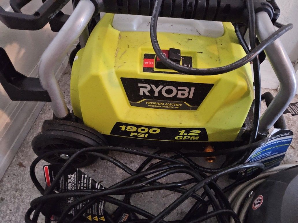Royal Pressure Washer 1900 Psi
