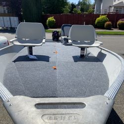 14’ Lund w/ EZ Load Trailer 