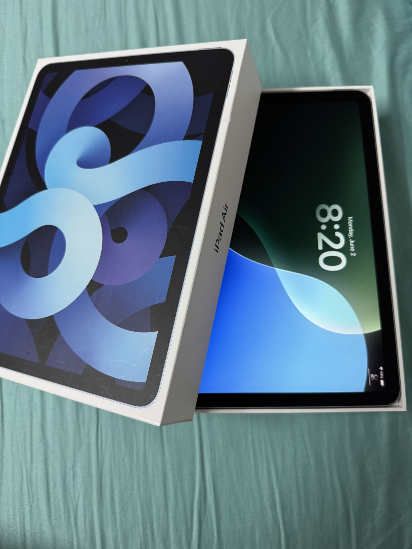 iPad Air 4th Generation Wi-Fi 64 GB Sky Blue