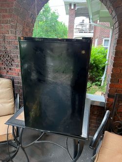 MINI-FRDIGE-$75-OR BEST OFFER!!