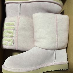 Pink Logo Uggs 