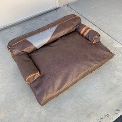 $45 (NEW) Brown Color 30” Medium Size Dog Sofa Bed with Backrest Faux Leather Pet Couch