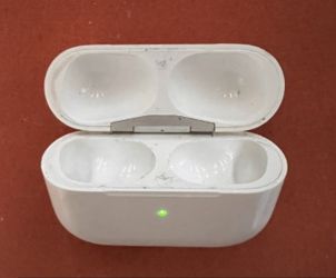 Genuine Apple AirPods PRO, Charging Case (1st Gen.)