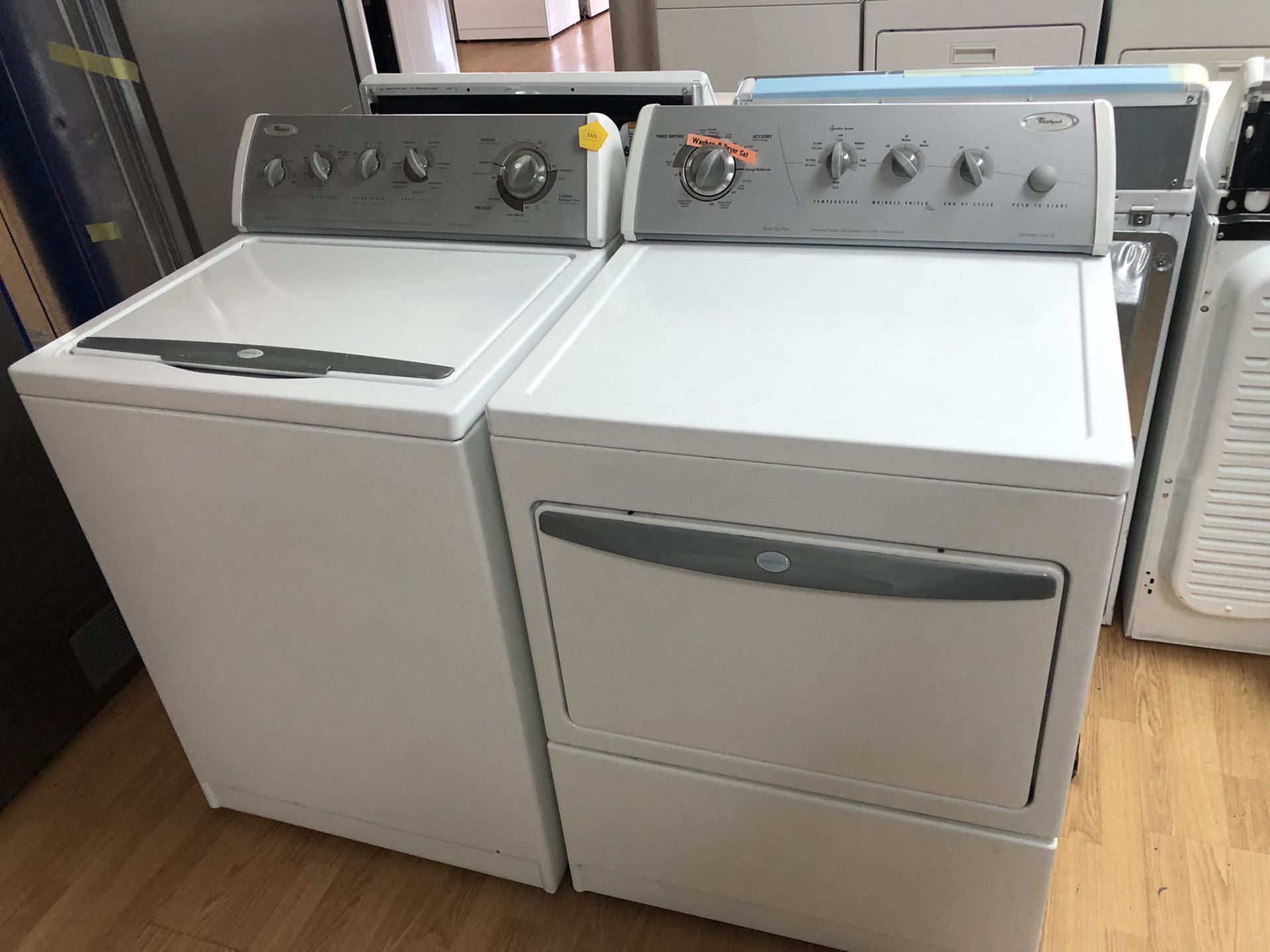 Whirlpool white washer and dryer set