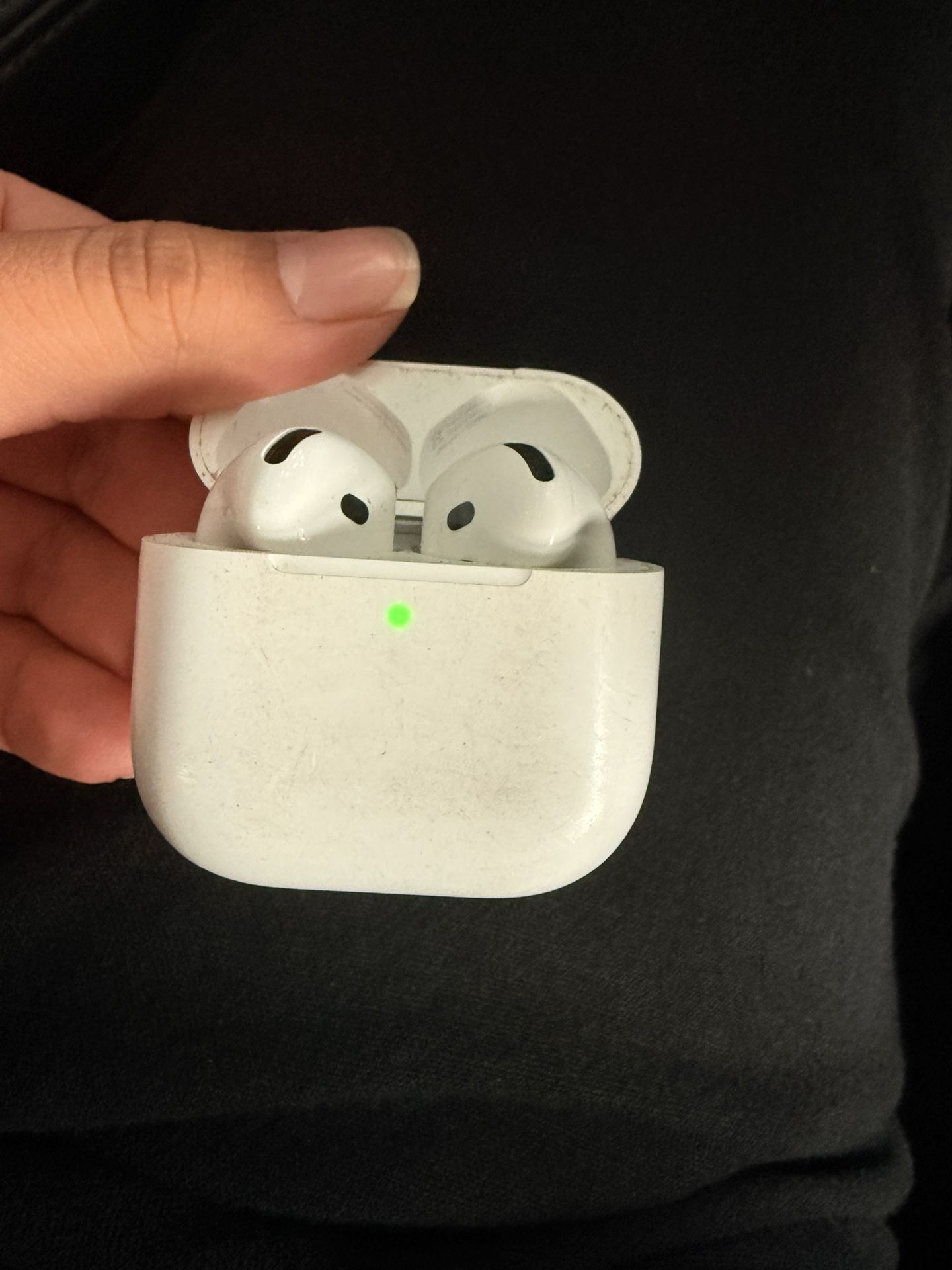 AirPods 4 