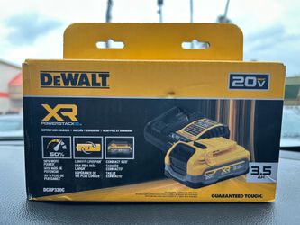 NEW DeWALT 20V MAX XR POWERSTACK 3.5Ah Battery & Charger Kit