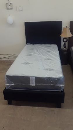 TWIN BED WITH 12" THICK MEMORY GEL MATTRESS & BOX SPRING