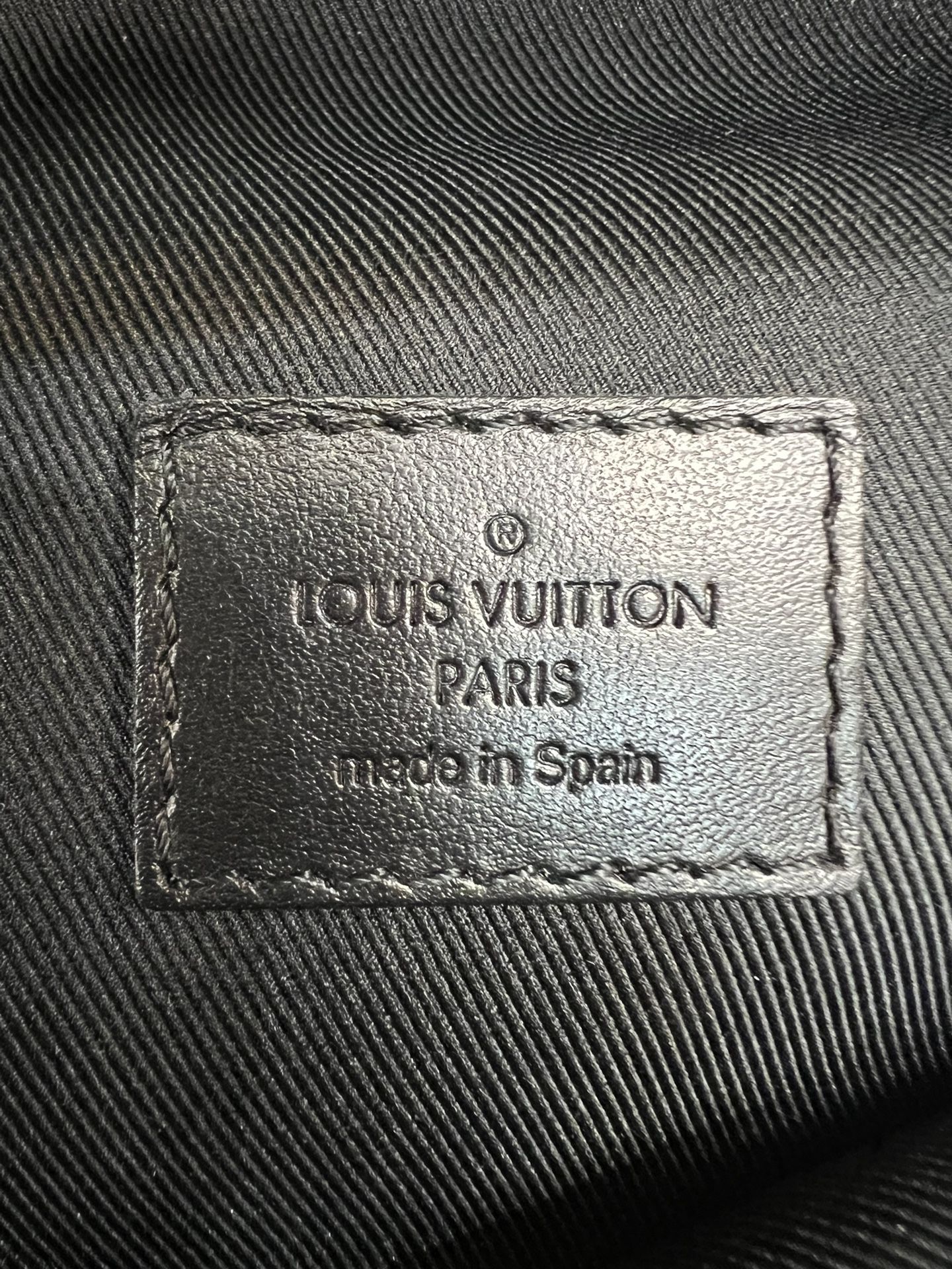 Louis Vuitton 2023 Monogram Eclipse Graffiti Discovery Bum Bag - Black  Waist Bags, Bags - LOU783504