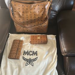 Valentine 💝 Day Authentic Mcm.