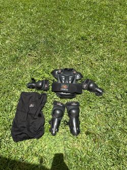 New Kids Ridbiker size Large chest, knee, elbow and glasses protector