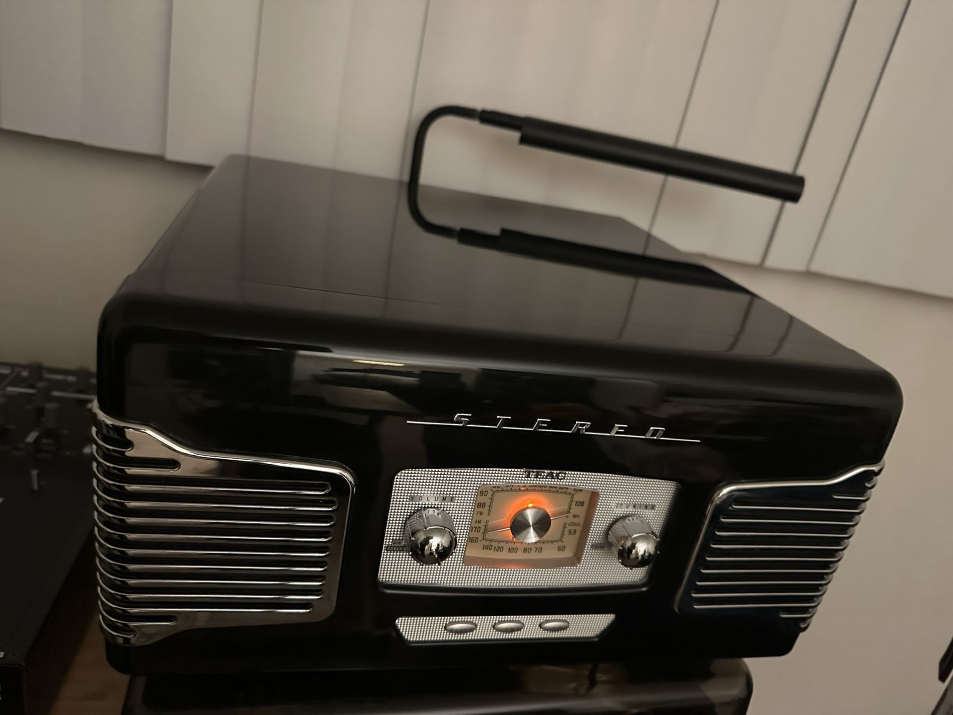 Turntable (Record Player TEAC SL A 100)