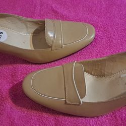 Eitienne Aigner Soft Tan Leather Pump Heels