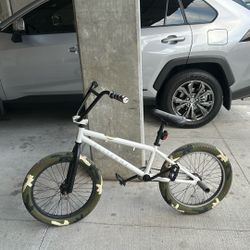 Elite Bmx Bike 20”