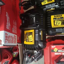 DeWalt 12/20 Volt   6 Amp Charger 