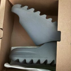 brand new yeezy slide