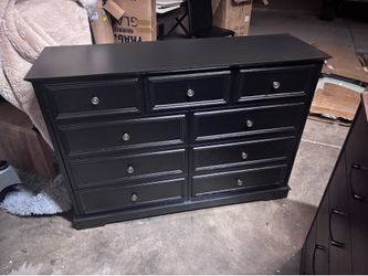 New 9 drawers black dresser