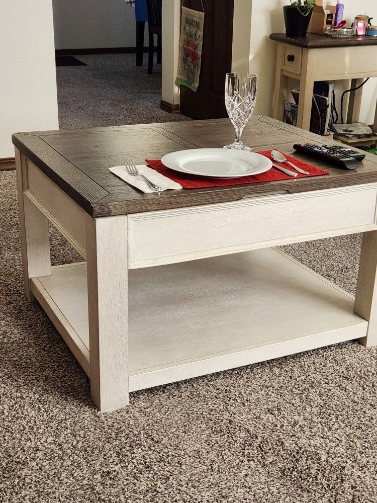 Coffee Table with Lift Top